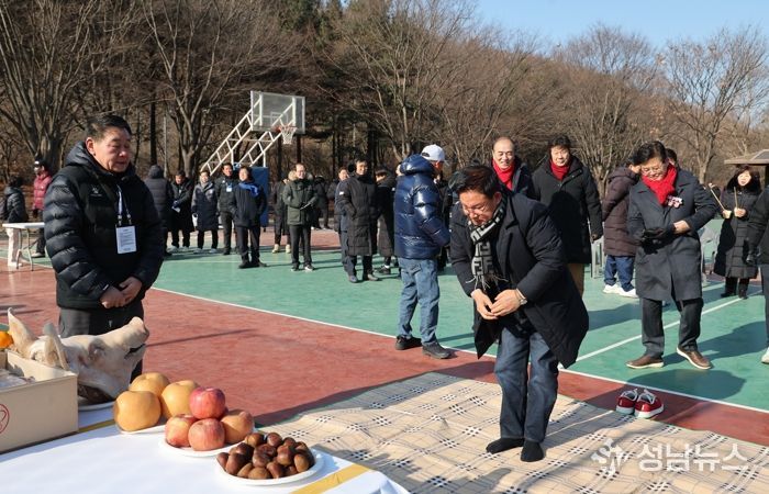 마포구축구협회 발전을 기원하는 기원제를 함께한 박강수 마포구청장