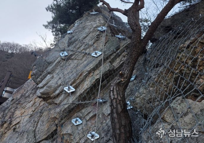 삼악산 호수케이블카 생태탐방로 사면 보강공사