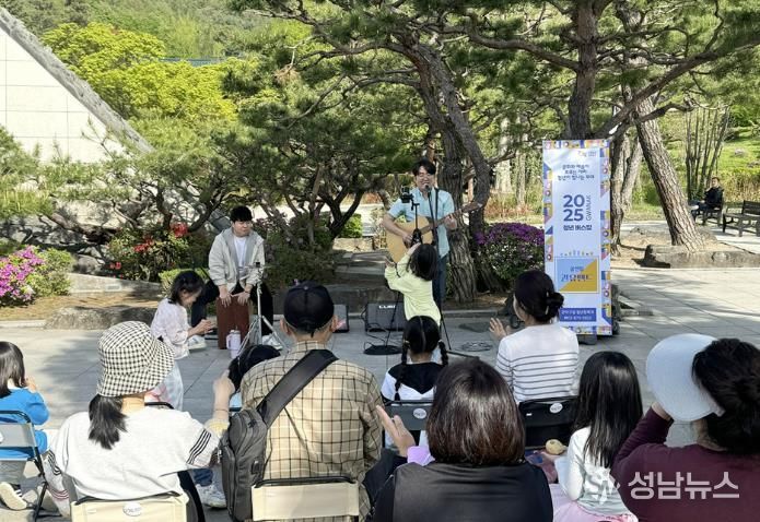 지난해 관악구 낙성대공원에서 버스킹하는 권유밴드