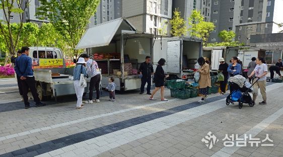 1. 지난해 열린 농뜨레 직거래 목요장터 운영 모습.