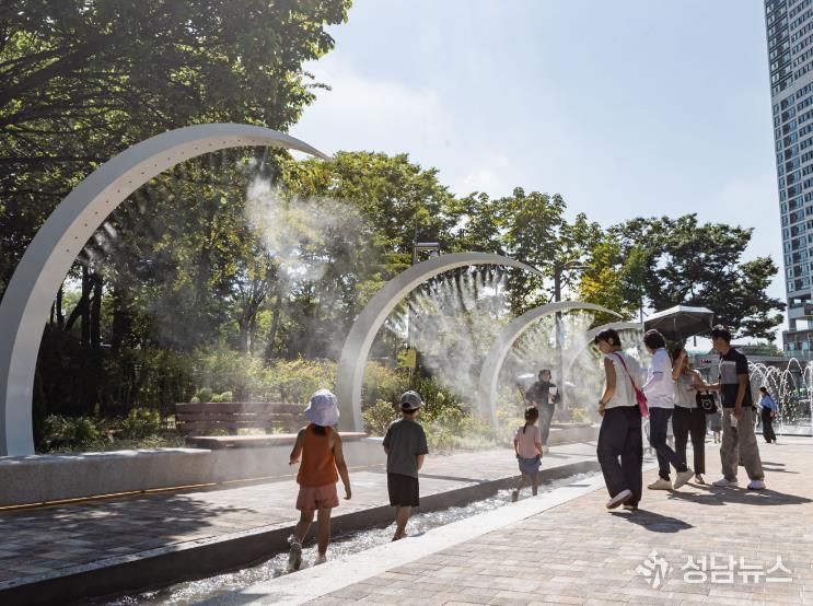 여의도 앙카라 공원 내 물의 정원 조성 모습
