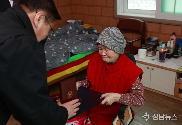 영월군, 6·25전쟁 참전용사 무공훈장 전수