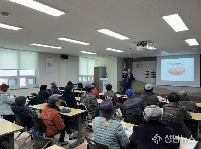 수원시 권선구 사회복지과, 2026 재활용품 수집 노인 안전교육 개최