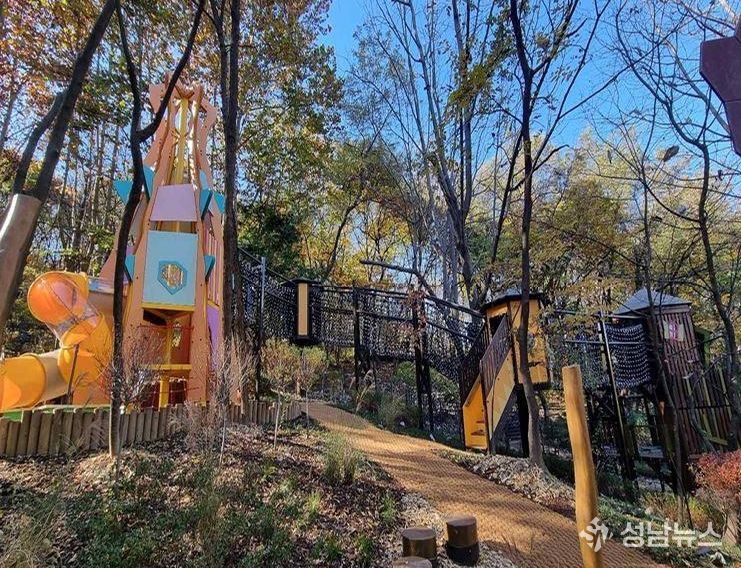 뚝딱뚝딱 놀이터(초안산근린공원, 창1동 산177-1)