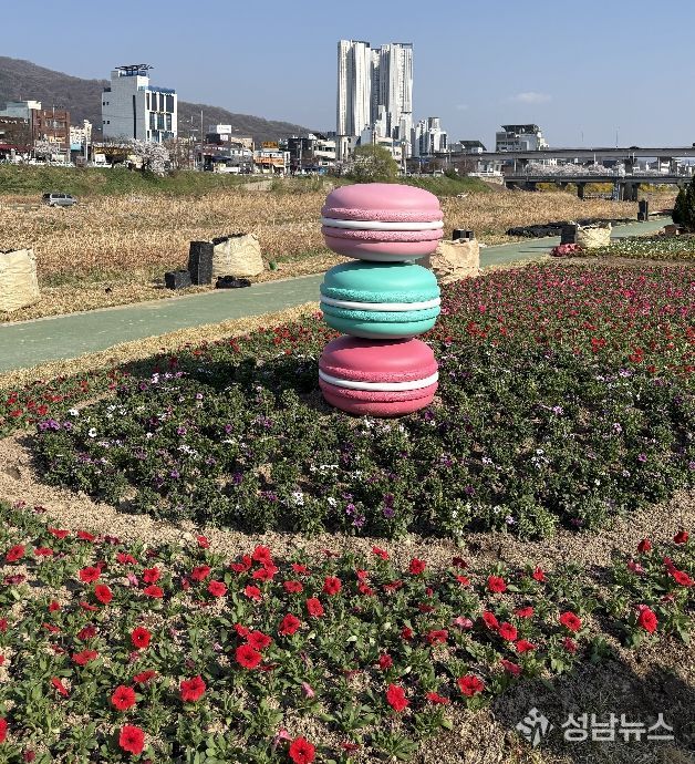 2026 무심천 흥덕대교 마카롱 조형물